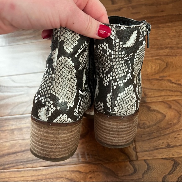 Bleaker & Bond Gwen snakeskin booties - Picture 4 of 8